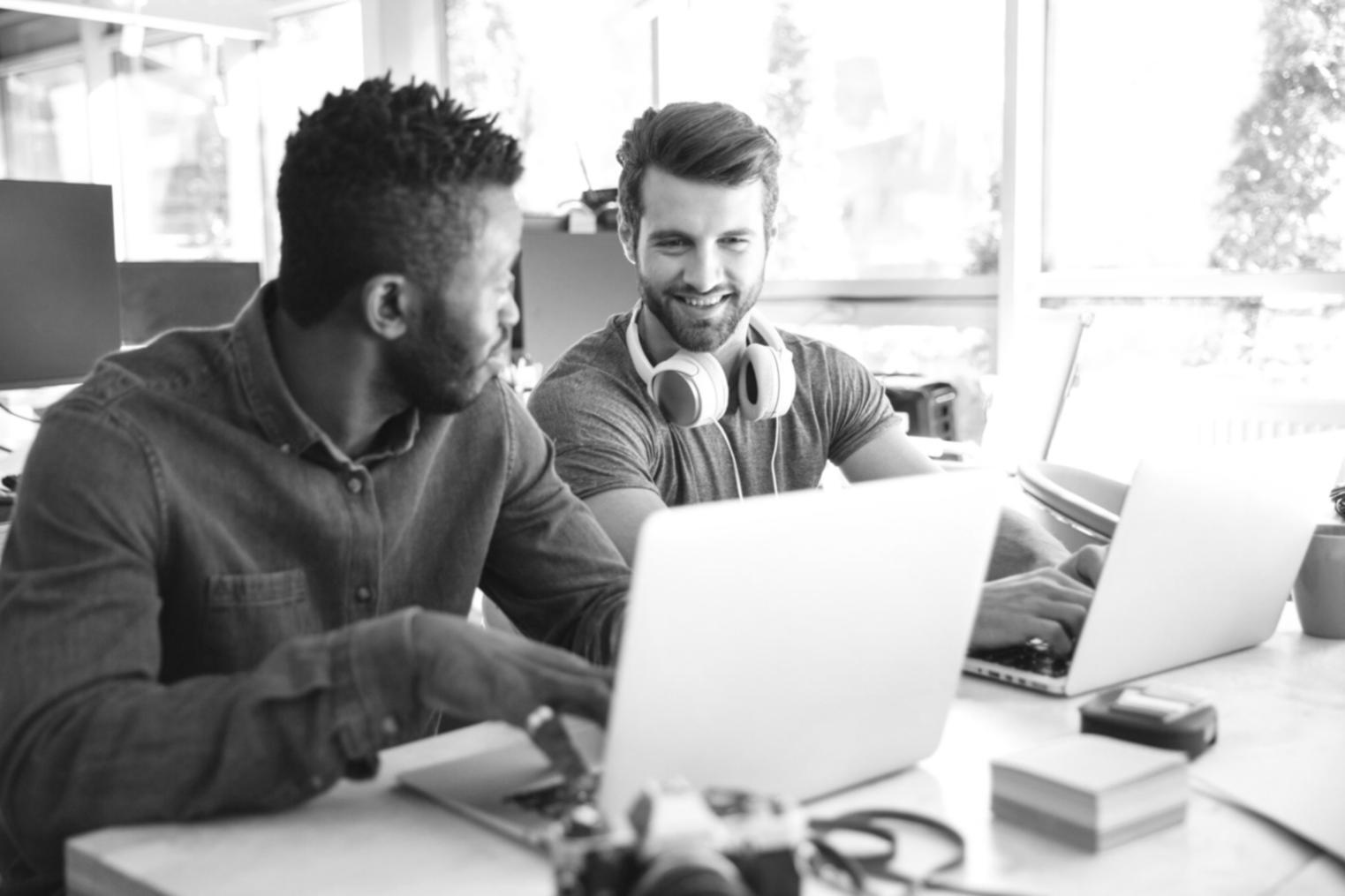 Ambiente de trabalho organizado com planeamento financeiro